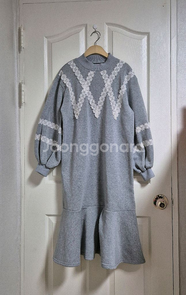 반목 레이스 기모안감 러플 긴팔 롱 원피스--1