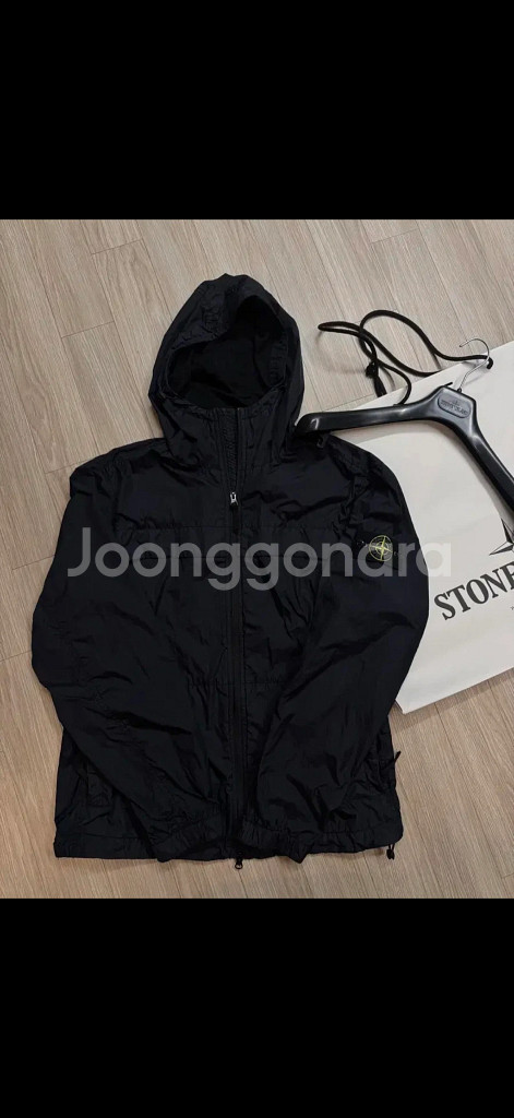 [24ss]스톤아일랜드 크링클랩스 바람막이--0