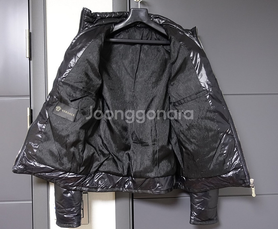 베르사체 블랙 구스다운 라이더 패딩--5