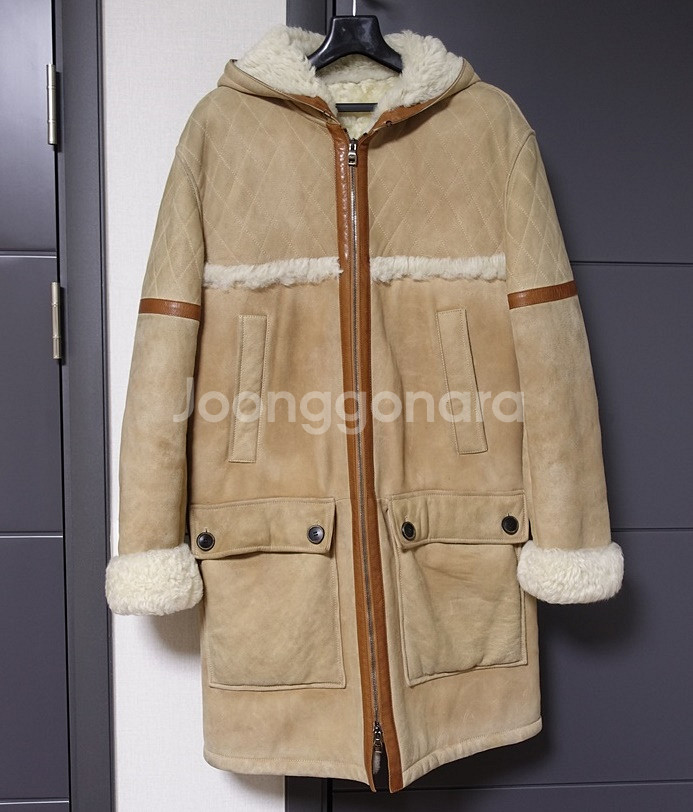 페라가모 카멜 스웨이드 양털 무스탕 코트--1