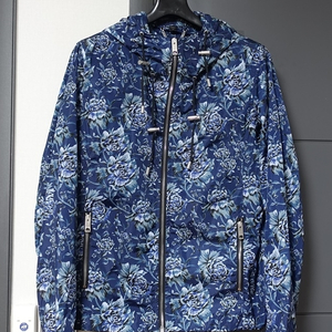 버버리 프로섬 블루 플로럴 윈드브레이커 새상품