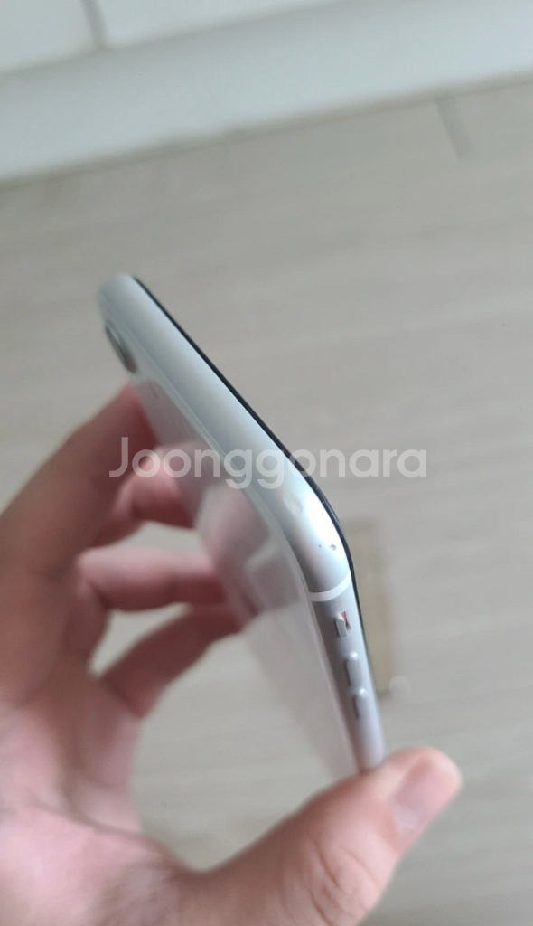 아이폰 SE2 화이트 128gb (배터리100%)--2