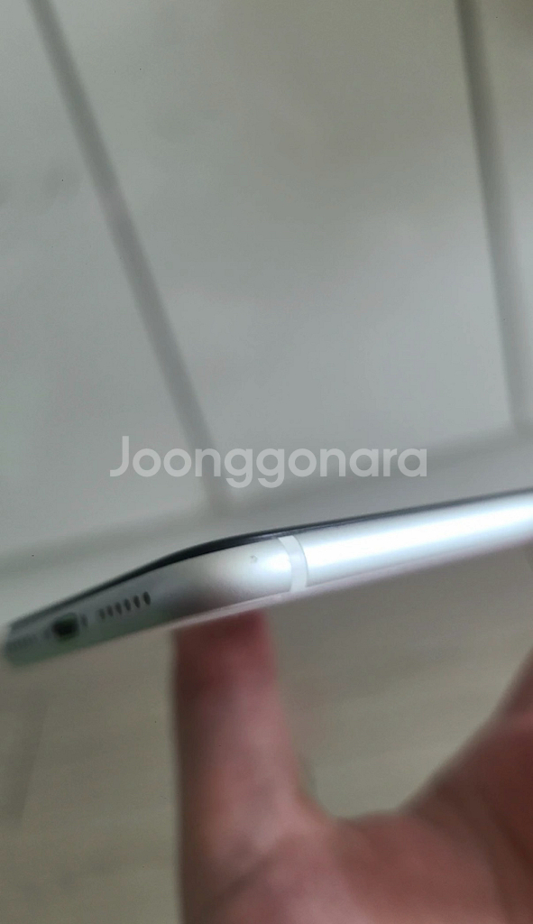 아이폰 SE2 화이트 128gb (배터리100%)--3
