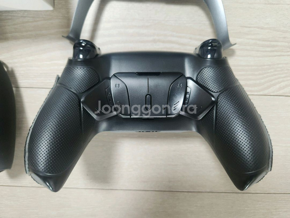 플스5 PS5 듀얼센스 팝니다(백버튼 개조함)--1