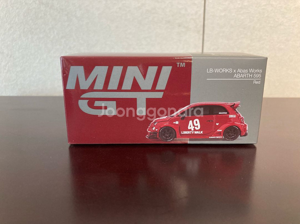 1:64 minigt 963 Fiat Abarth--0