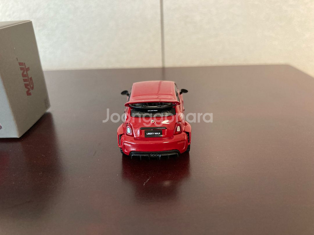 1:64 minigt 963 Fiat Abarth--4