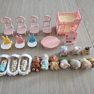 실바니안 인형 피규어 및 소품들