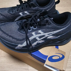 아식스 슈퍼블라스트2 (블랙/275) 팝니다