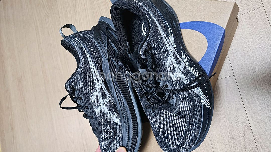 아식스 슈퍼블라스트2 (블랙/275) 팝니다--1