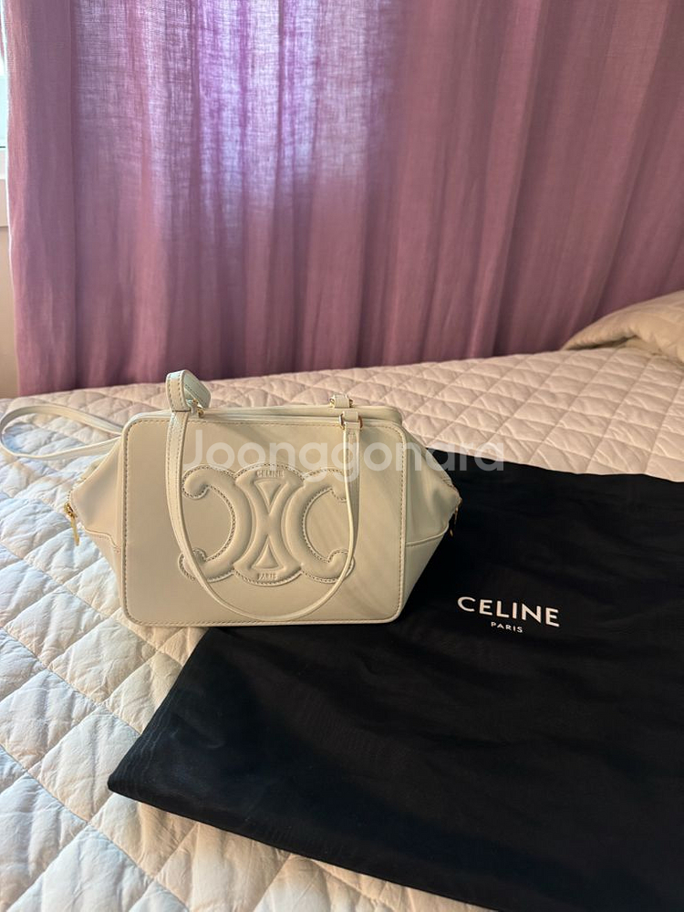 셀린느 폴드형 큐브백 화이트--0