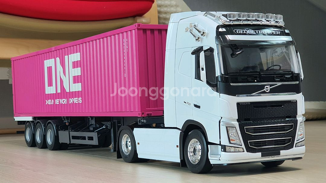 1:18 다이캐스트 볼보 컨테이너 트럭모형 팝니다--0