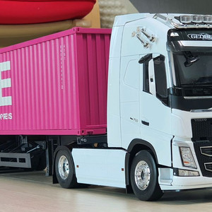 1:18 다이캐스트 볼보 컨테이너 트럭모형 팝니다