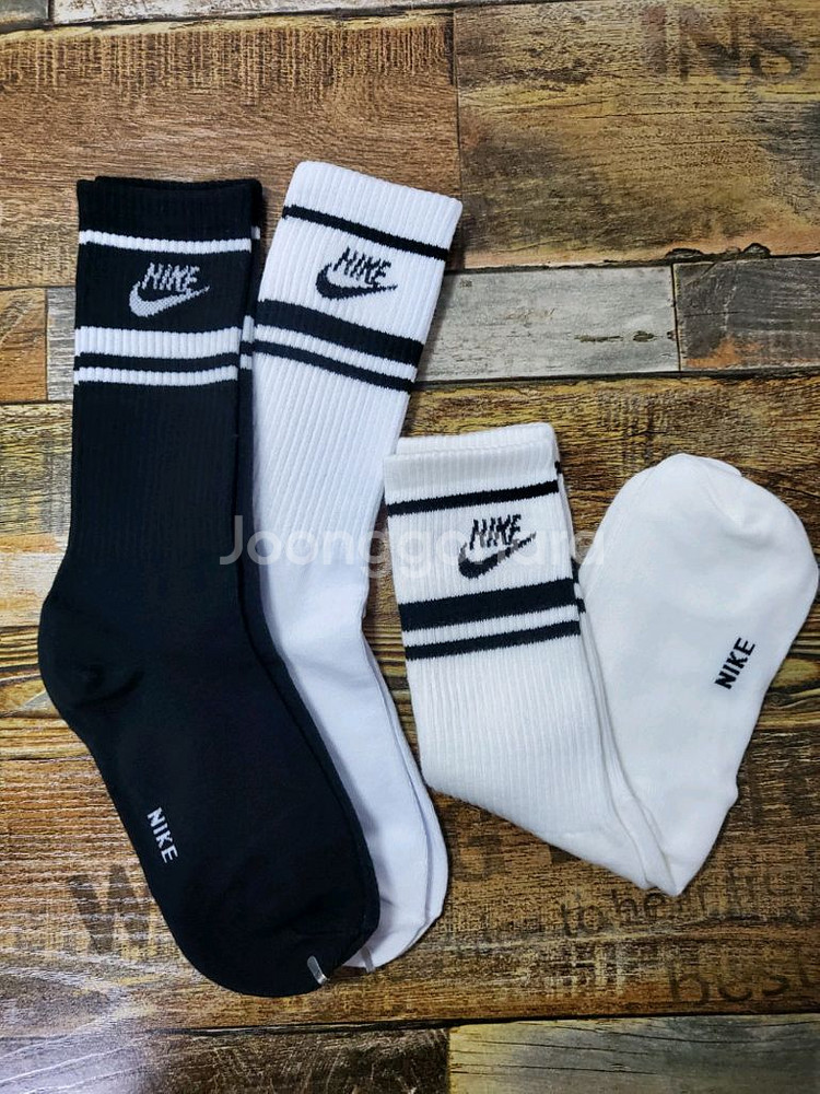 나이키 스트라이프 중장목 양말(남/여)--1