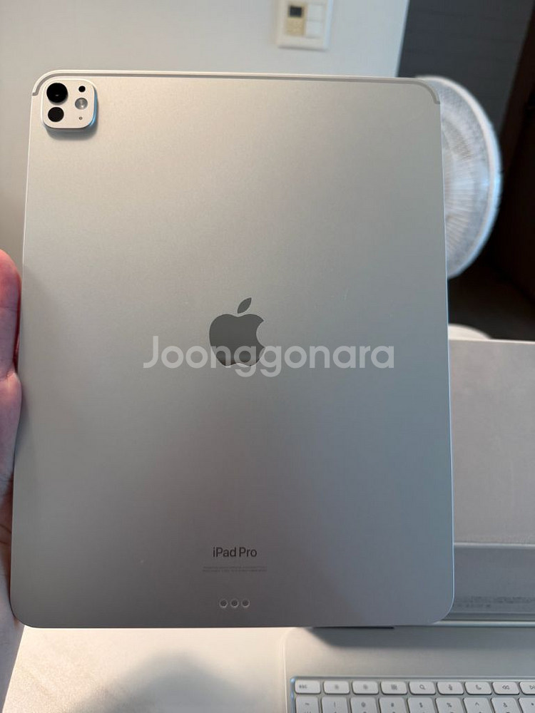 아이패드13 M4 wifi + 매직키보드 애캐플--9