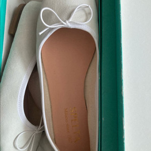 스펠타 밀라노 스웨이드 플랫