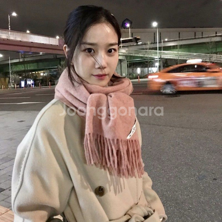 아크네 스튜디오 머플러 로즈멜란지 구버전 장희령착용--0