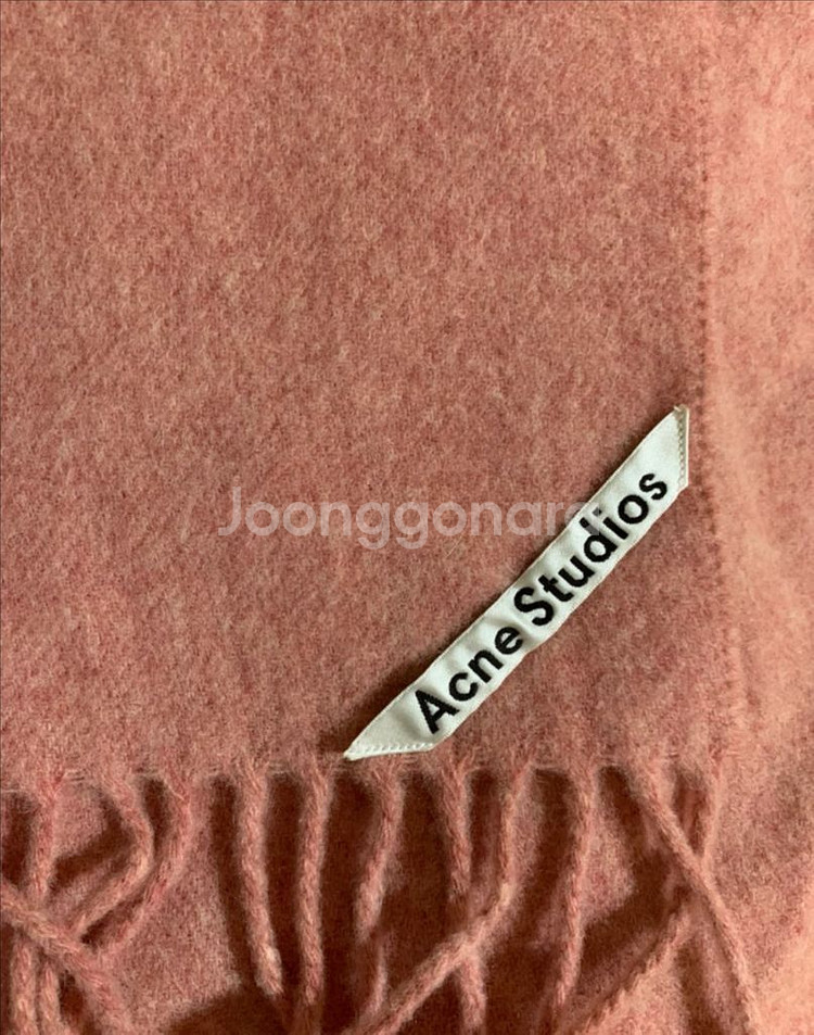 아크네 스튜디오 머플러 로즈멜란지 구버전 장희령착용--1