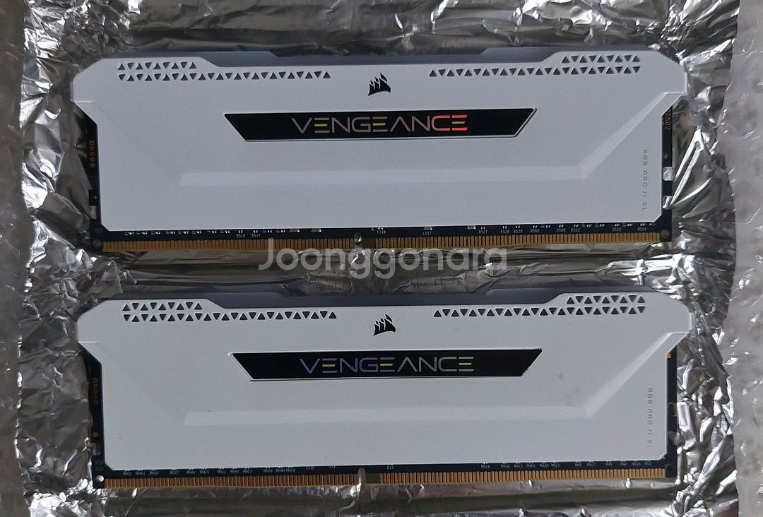 커세어 DDR4 3600 오로라 RGB 32GB 메모리--0