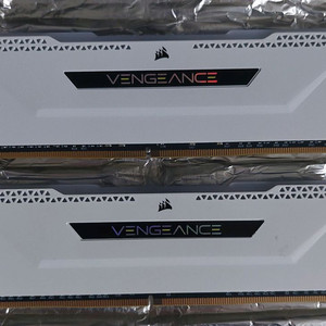 커세어 DDR4 3600 오로라 RGB 32GB 메모리