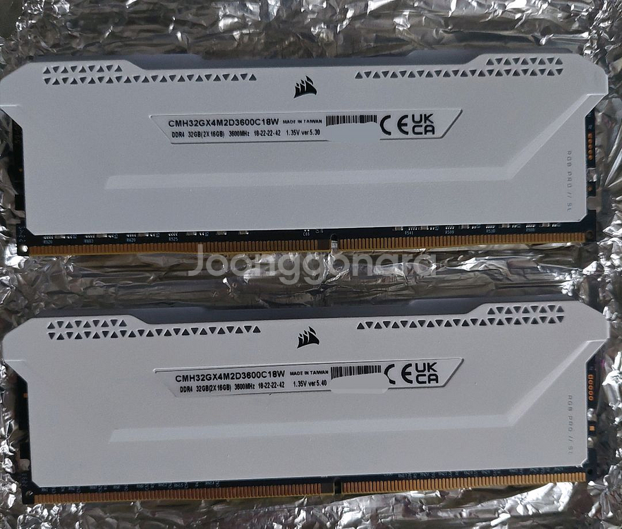 커세어 DDR4 3600 오로라 RGB 32GB 메모리--1