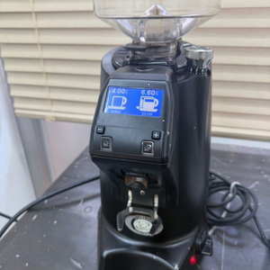 유레카 제니스 그라인더 판매합니다.