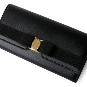 페라가모 바라보우 장지갑 있으신분?