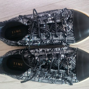 타임 스니커즈 235cm