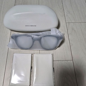 젠틀몬스터 안경 다디오 01 팝니다