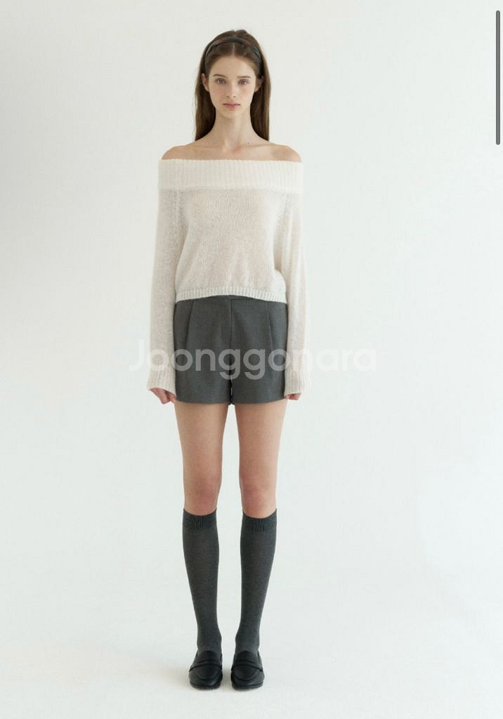 르베인 리프 오프숄더 니트 아이보이 새제품--0