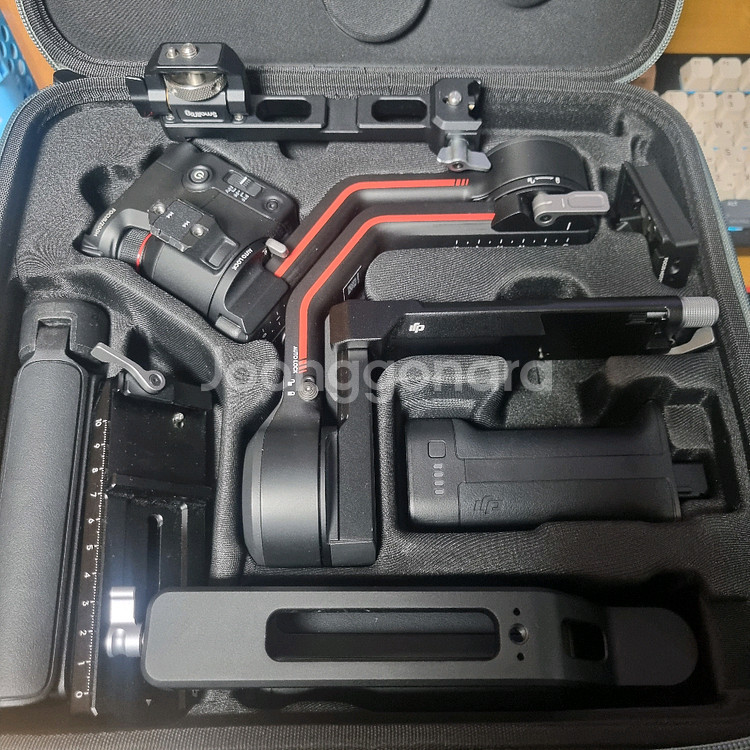 DJI RS3 짐벌--1