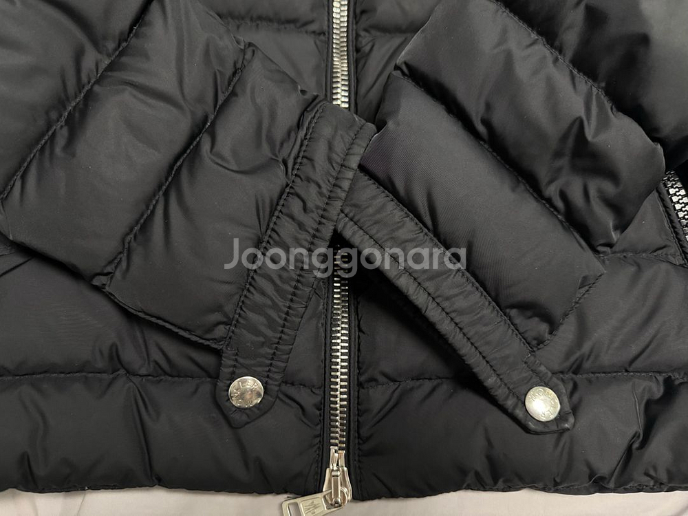 정품)몽클레어 남성패딩 아미오 3--5