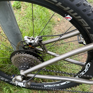 예거 티타늄 하드테일 급처분 합니다.!