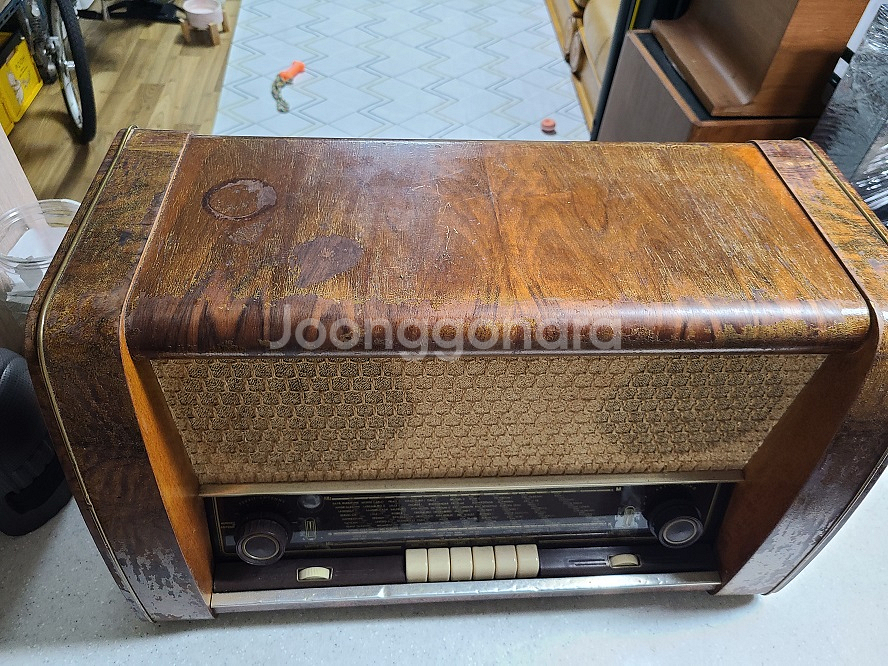 그라츠의 명기 필드 진공관 라디오 162w 팝니다--1