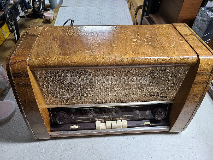 그라츠의 명기 필드 진공관 라디오 162w 팝니다--0