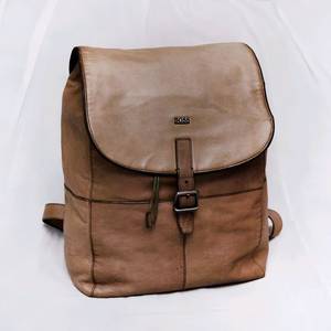 휴고 보스 풀그레인 베지터블 레더 클래식 가죽 백팩