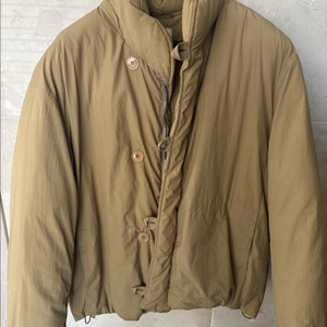 르메르 남여공용 푸퍼 ochre khaki xxs사이즈