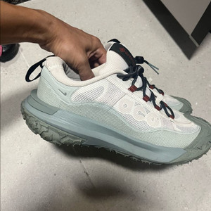 나이키 마운틴플라이 2 사이즈 270 판매해요