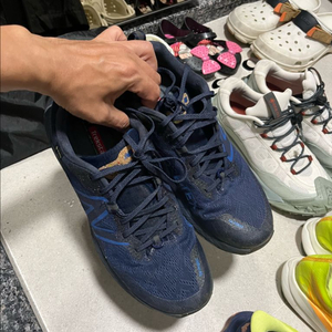 뉴발란스 이에로 트레일러닝화 판매해요