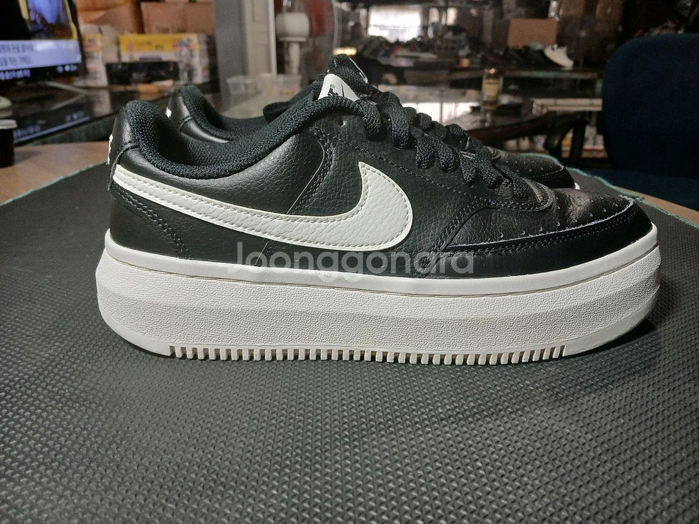 나이키 코트 비전 로우 블랙 화이트 플랫폼 265~27--0