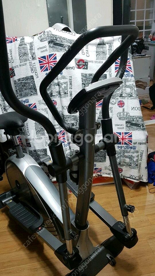 20키로 감량을 도와준 옷걸이 5만원에 팝니다.--2