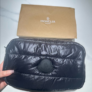 몽클레어 패딩 파우치 새상품