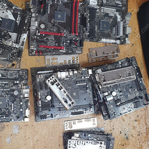 AMD 라이젠 지원 메인보드 A320 b350 b450