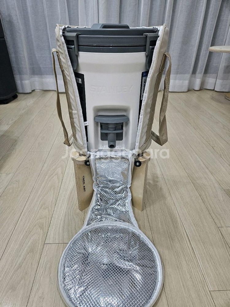 스탠리 워터저그 3.8L 흰색 +커버 +받침대 입니다--4