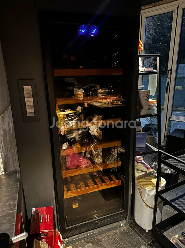 VINO 와인셀러 180병 보관가능--0