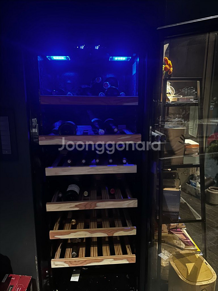 VINO 와인셀러 180병 보관가능--2