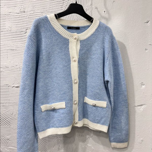 (10/19 sale) 룩캐스트 하늘색 니트 가디건