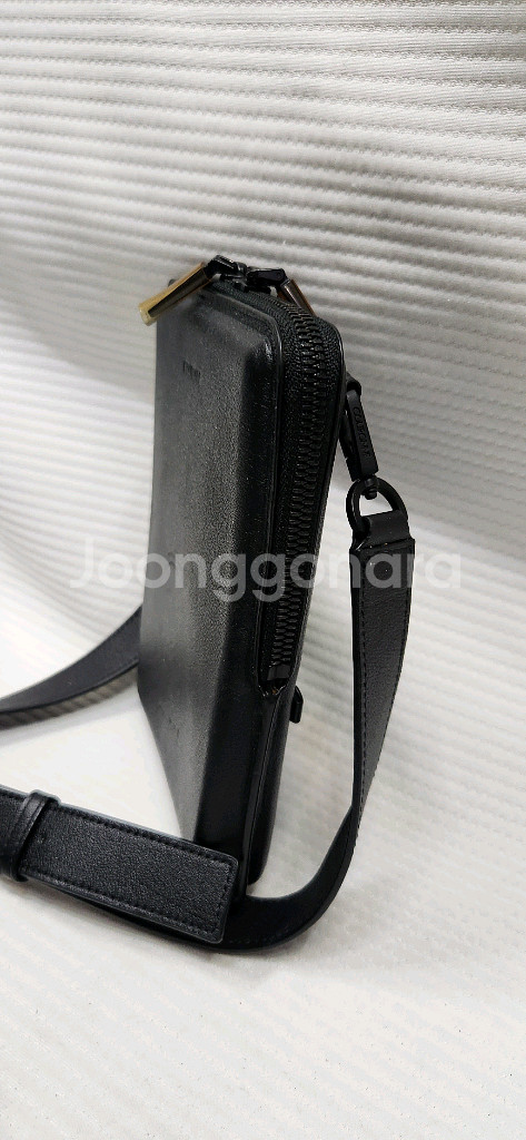 쿠론 스퀘어 휴대폰 가방. 여권가방--1
