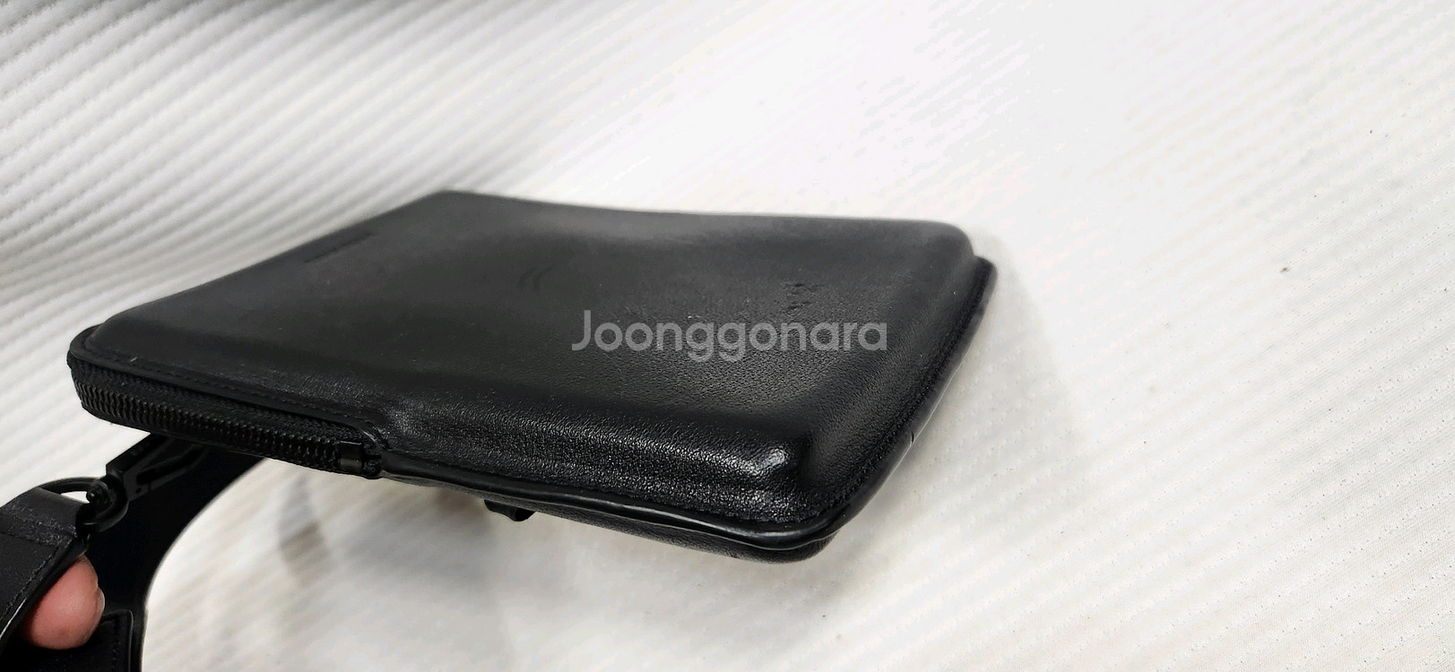 쿠론 스퀘어 휴대폰 가방. 여권가방--4