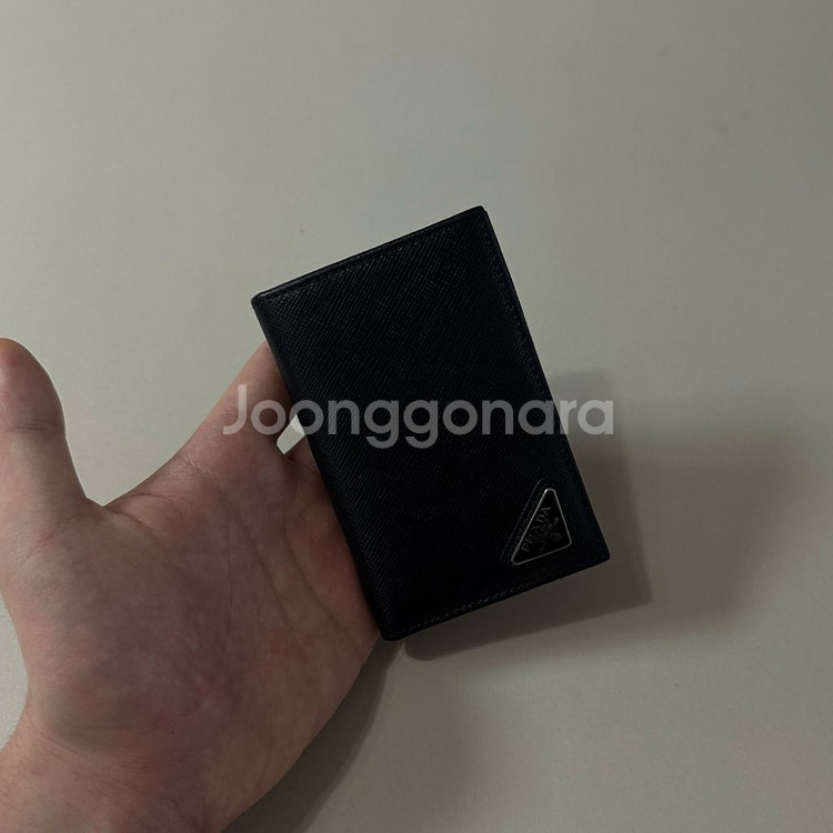 [OS/당일출고]프라다 삼각로고 사피아노 카드지갑--2