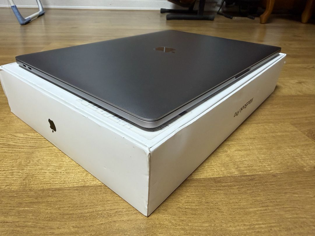 맥북프로 터치바 15인치 2017년 2월 제조--3